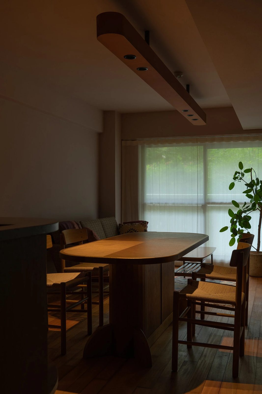 Rounded Dining Table